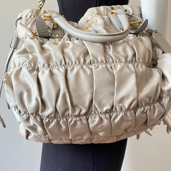 Authentic Prada Nappa Gaufre Tote Bag – Beige Leather - Picture 7 of 12